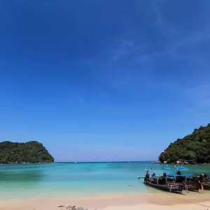 2* Rezort Pp Red Tuna Hut